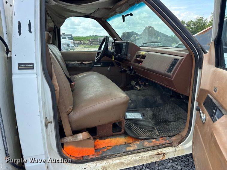 image for item DI9823 1992 Chevrolet C3500HD  bucket truck
