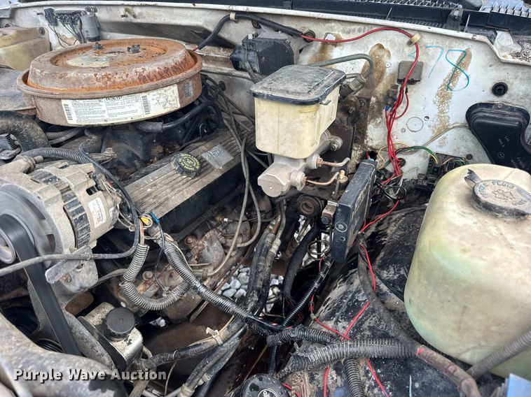 image for item DI9823 1992 Chevrolet C3500HD  bucket truck