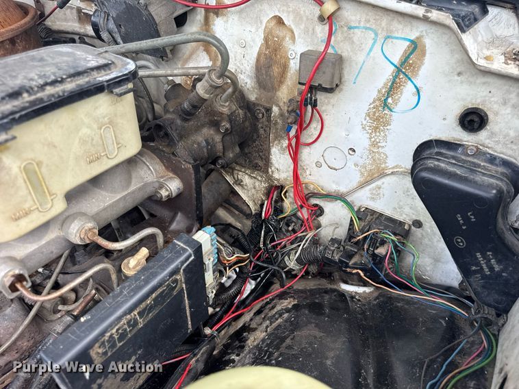 image for item DI9823 1992 Chevrolet C3500HD  bucket truck