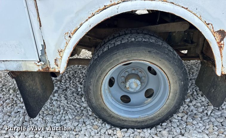 image for item DI9823 1992 Chevrolet C3500HD  bucket truck