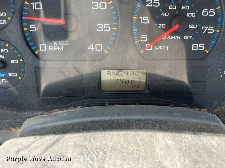 image for item DI9847 2005 International 4300 digger derrick truck