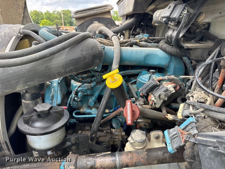 image for item DI9847 2005 International 4300 digger derrick truck