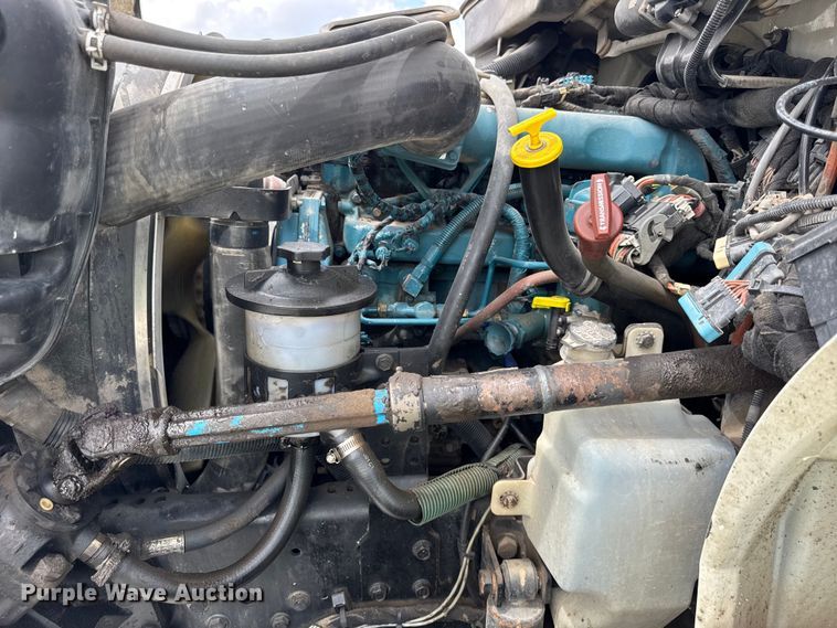 image for item DI9847 2005 International 4300 digger derrick truck