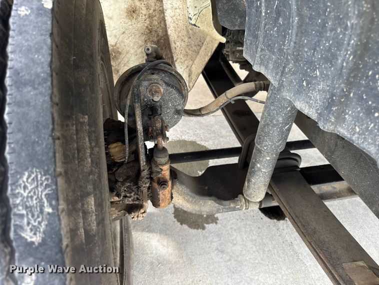 image for item DI9847 2005 International 4300 digger derrick truck