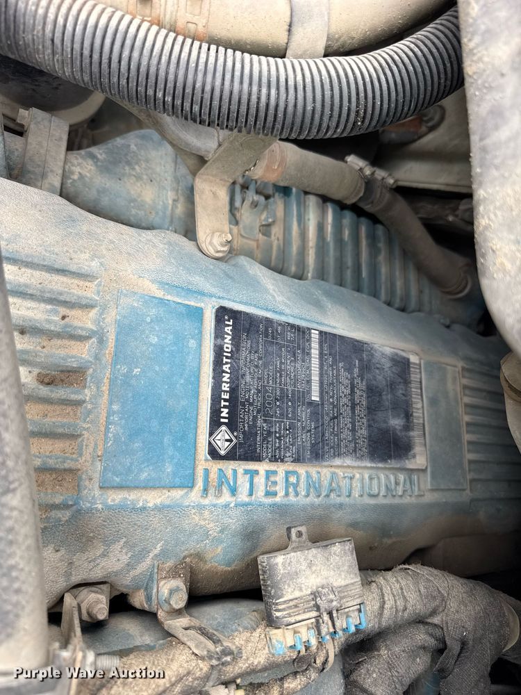 image for item DI9847 2005 International 4300 digger derrick truck