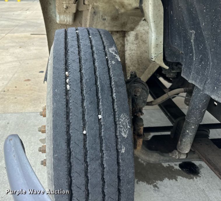 image for item DI9847 2005 International 4300 digger derrick truck