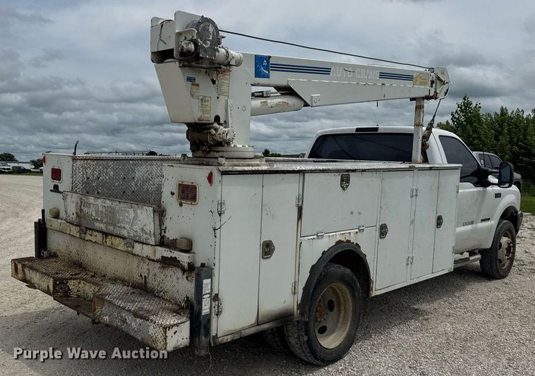 image for item DJ9661 2000 Ford F450 Super Duty  utility / service truck