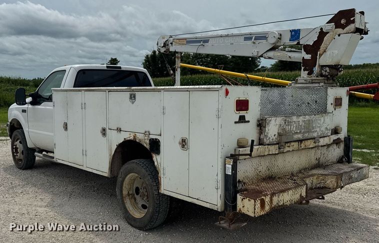 image for item DJ9661 2000 Ford F450 Super Duty  utility / service truck