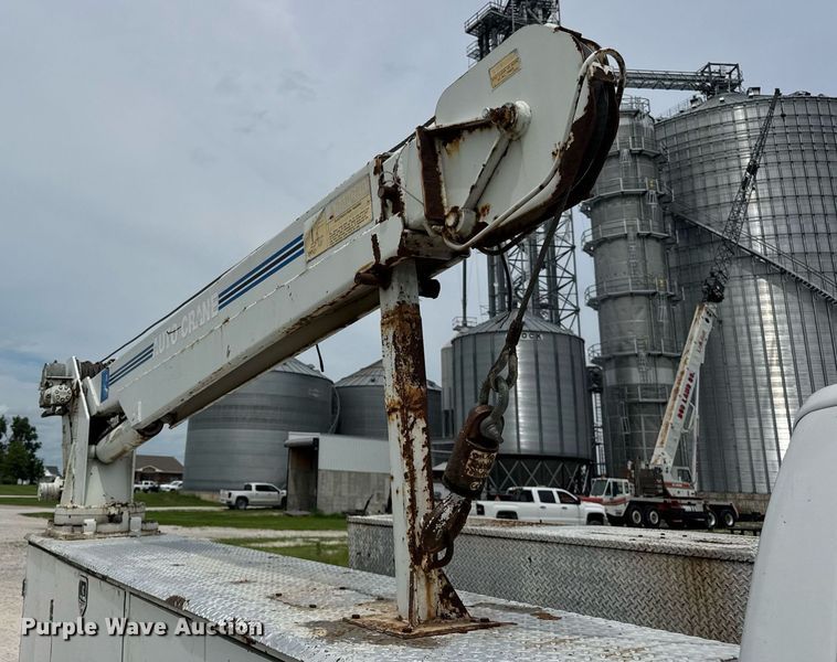 image for item DJ9661 2000 Ford F450 Super Duty  utility / service truck