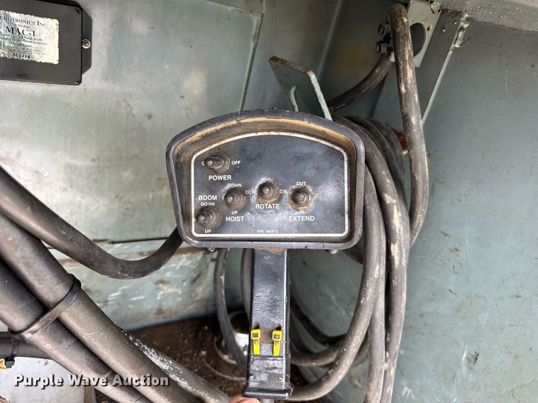 image for item DJ9661 2000 Ford F450 Super Duty  utility / service truck