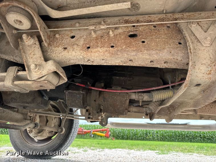 image for item DJ9661 2000 Ford F450 Super Duty  utility / service truck