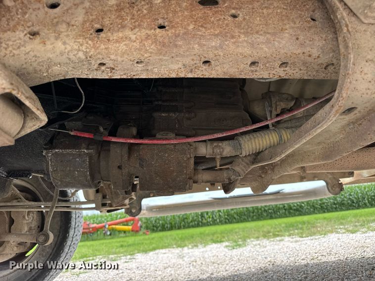 image for item DJ9661 2000 Ford F450 Super Duty  utility / service truck