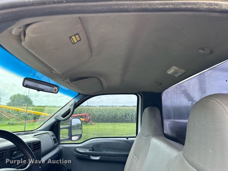 image for item DJ9661 2000 Ford F450 Super Duty  utility / service truck