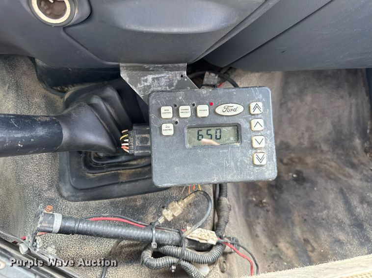 image for item DJ9661 2000 Ford F450 Super Duty  utility / service truck