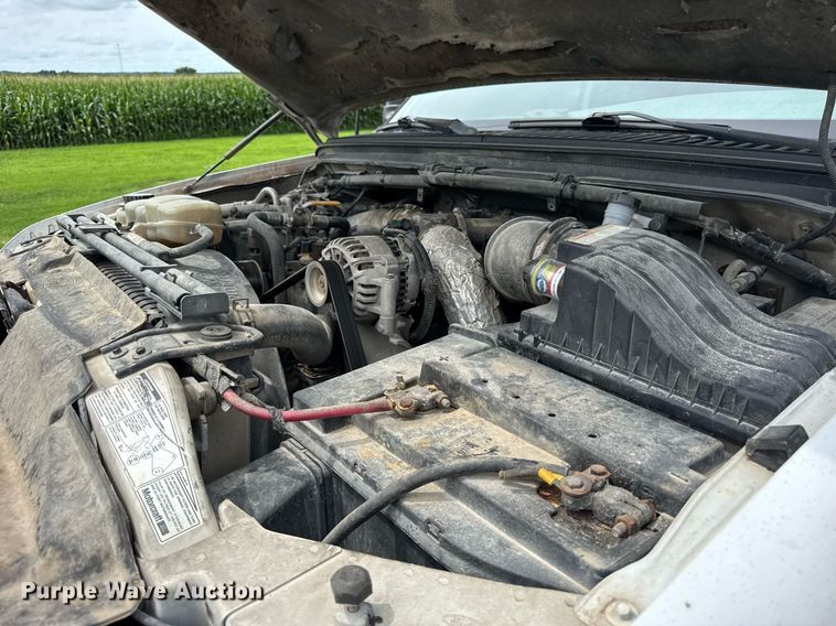 image for item DJ9661 2000 Ford F450 Super Duty  utility / service truck