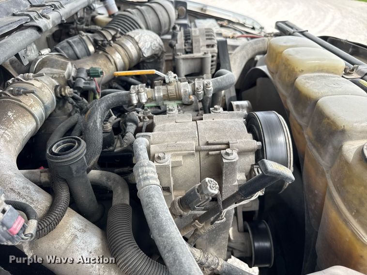 image for item DJ9661 2000 Ford F450 Super Duty  utility / service truck