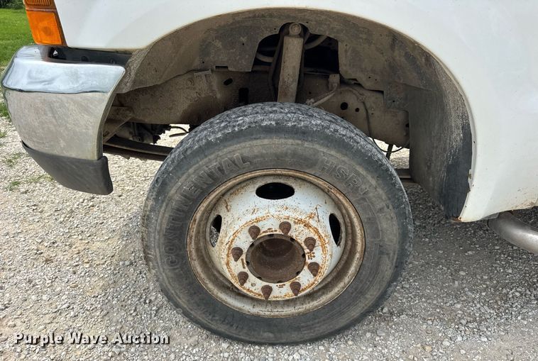 image for item DJ9661 2000 Ford F450 Super Duty  utility / service truck