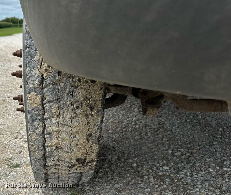 image for item DJ9661 2000 Ford F450 Super Duty  utility / service truck