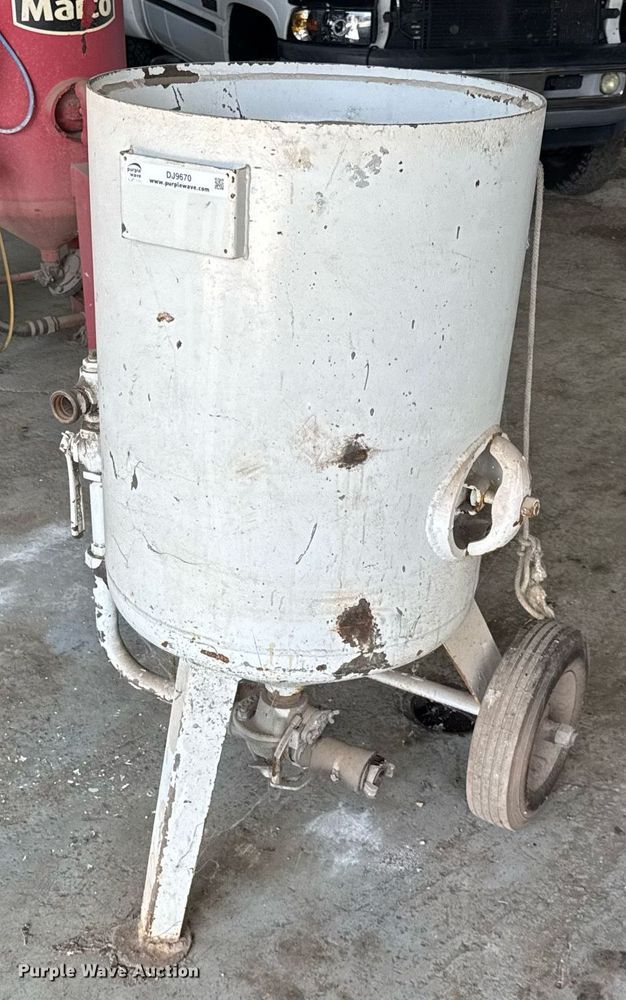 image for item DJ9670 Blasting pot