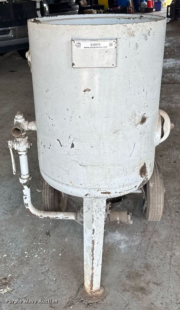 image for item DJ9670 Blasting pot