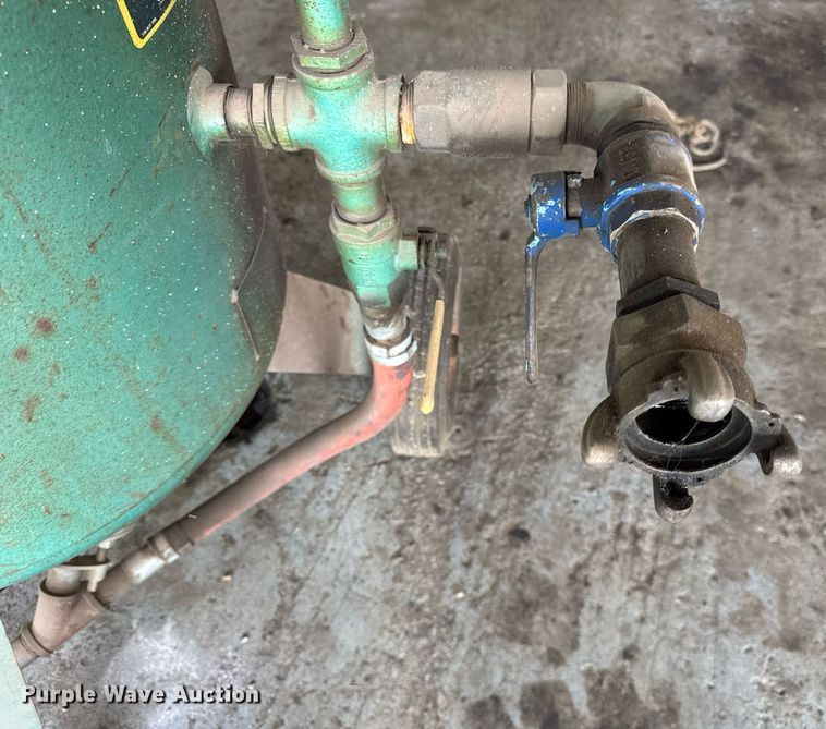 image for item DJ9671 Clemco SCWB-2452 blasting pot