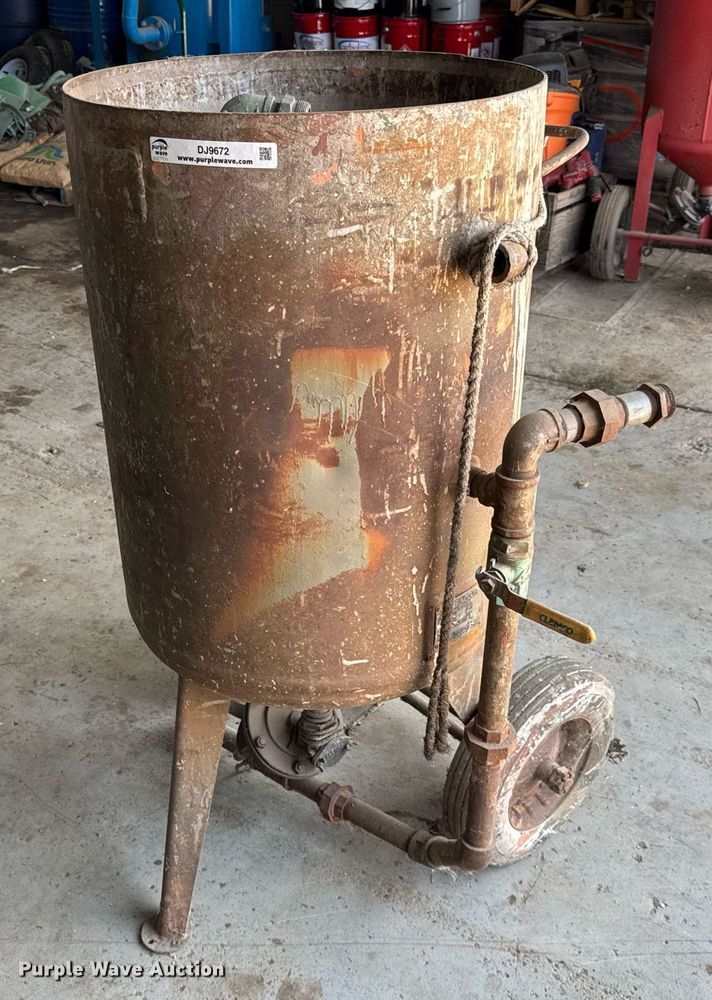 image for item DJ9672 1969 Saracco blasting pot