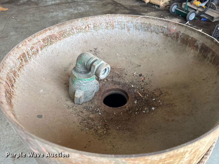 image for item DJ9672 1969 Saracco blasting pot