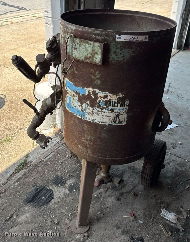 image for item DJ9673 1986 blasting pot