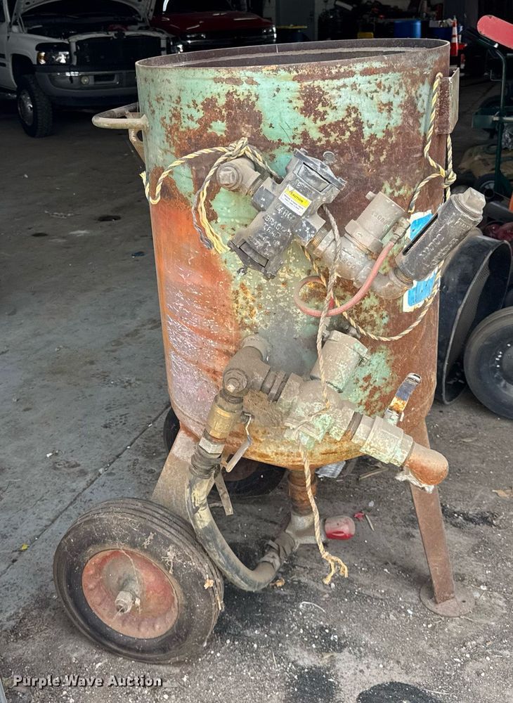 image for item DJ9673 1986 blasting pot