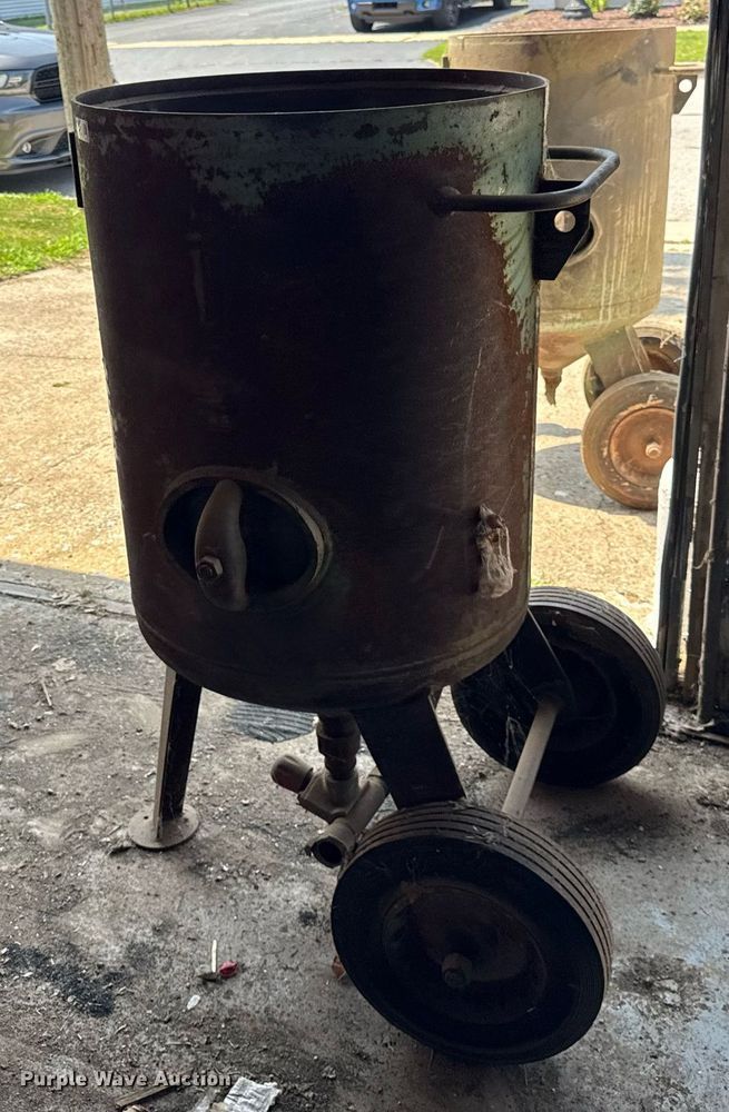 image for item DJ9673 1986 blasting pot