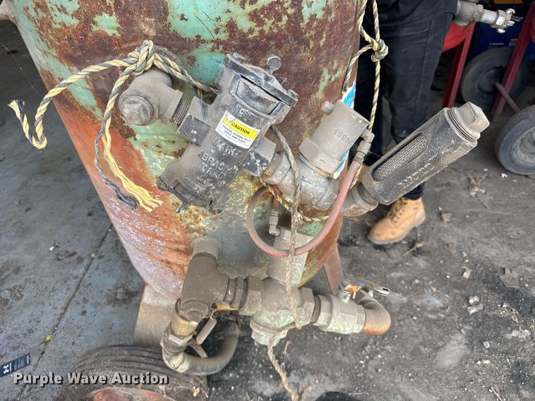 image for item DJ9673 1986 blasting pot