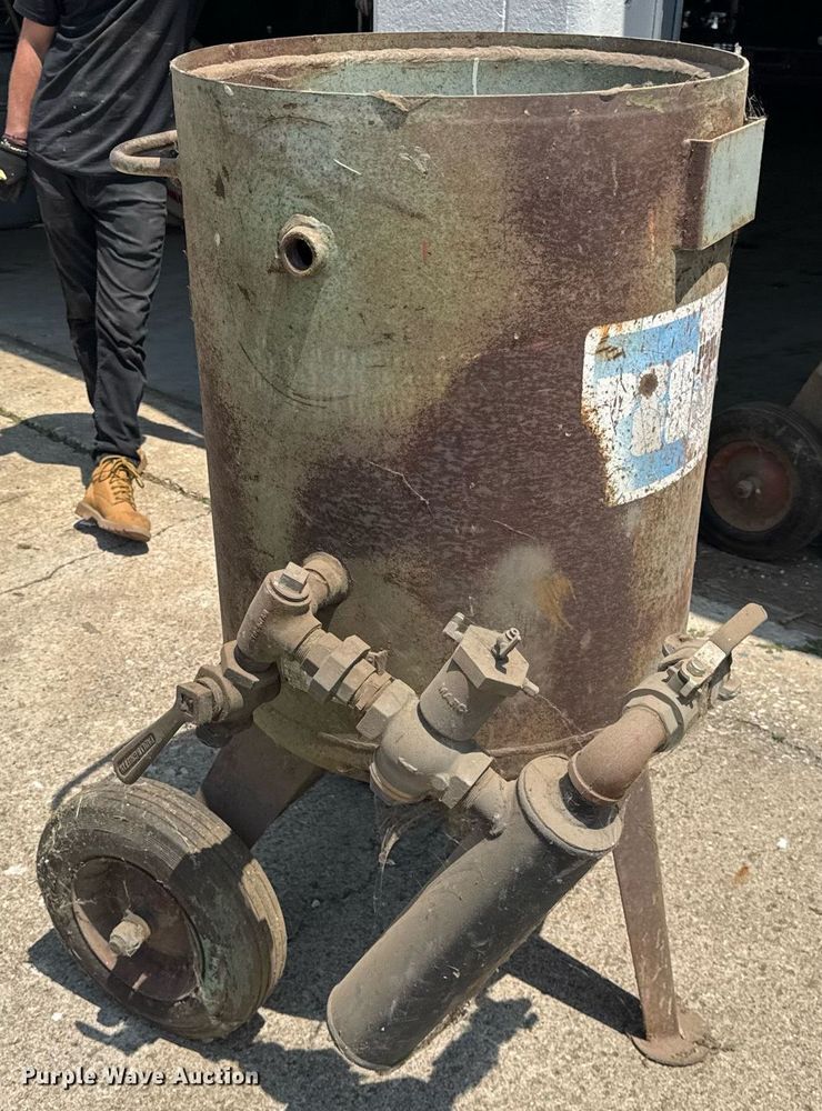 image for item DJ9674 Blasting pot