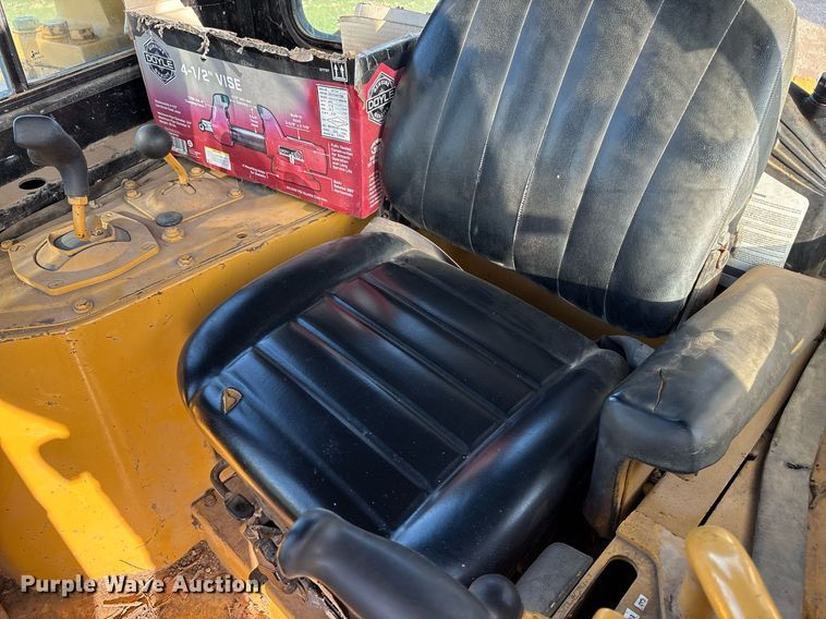 image for item DM1954 1987 Caterpillar D8N dozer