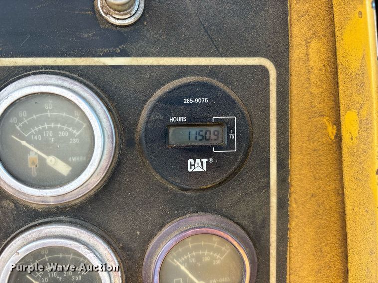 image for item DM1954 1987 Caterpillar D8N dozer