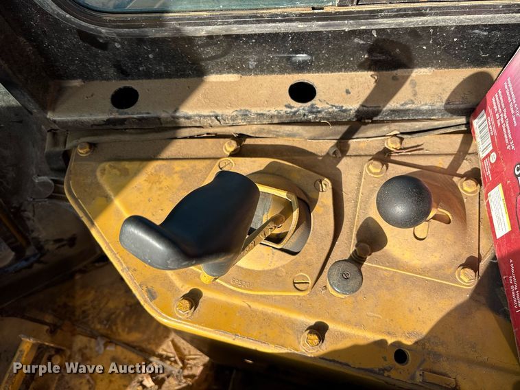 image for item DM1954 1987 Caterpillar D8N dozer