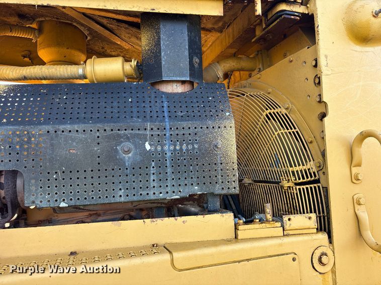 image for item DM1954 1987 Caterpillar D8N dozer