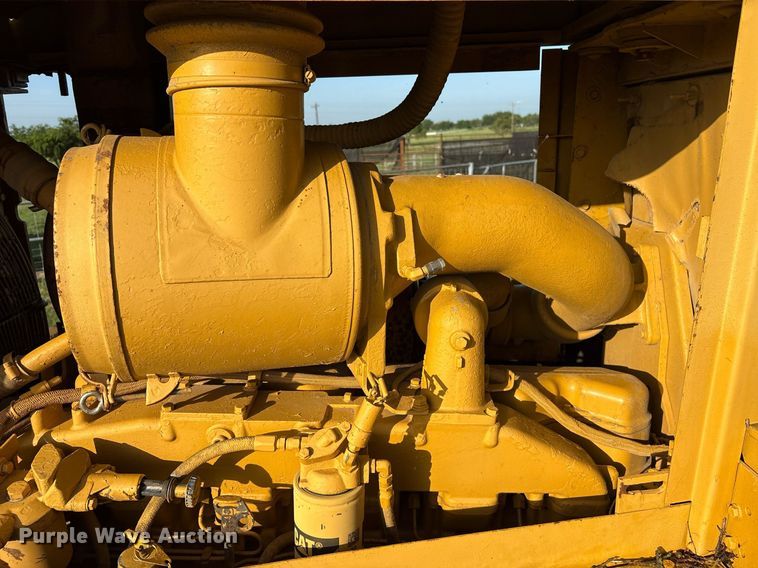 image for item DM1954 1987 Caterpillar D8N dozer