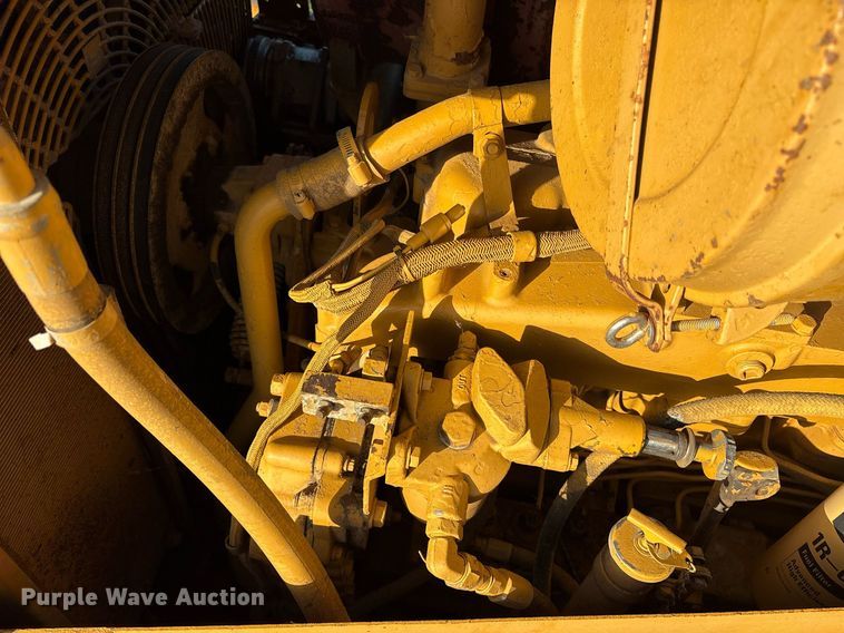 image for item DM1954 1987 Caterpillar D8N dozer