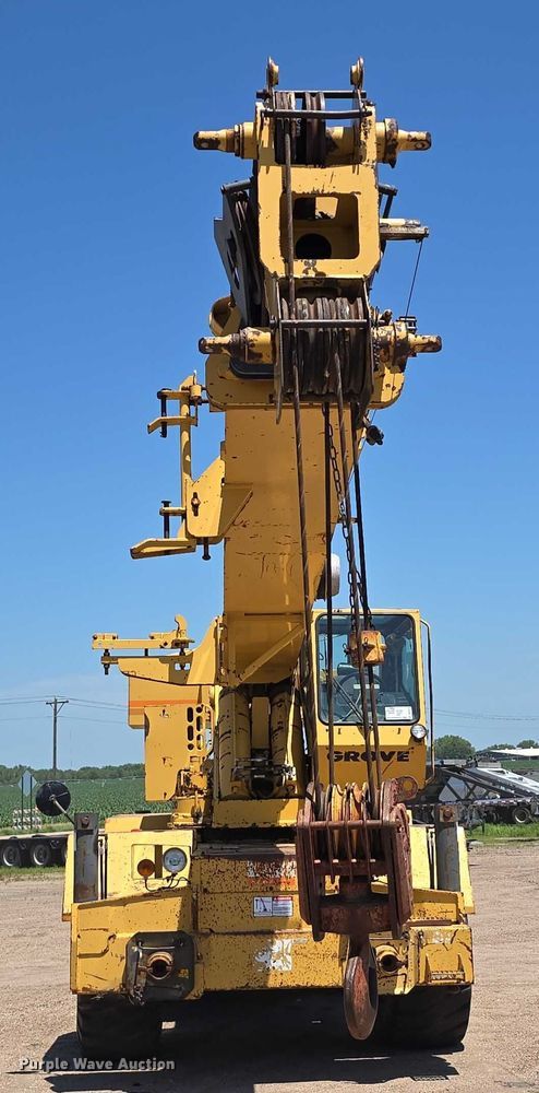 image for item DR3873 1991 Grove RT 528C crane