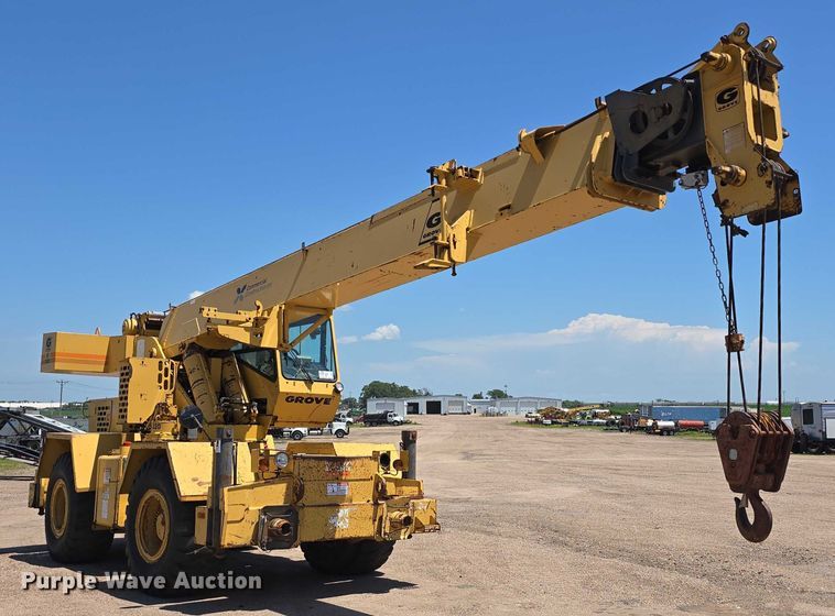 image for item DR3873 1991 Grove RT 528C crane