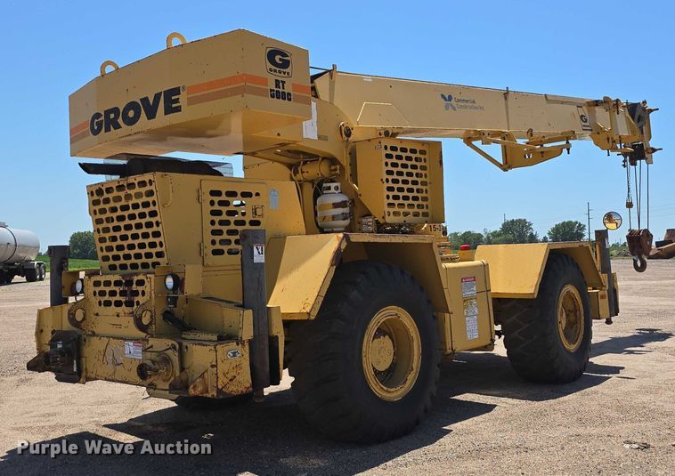 image for item DR3873 1991 Grove RT 528C crane
