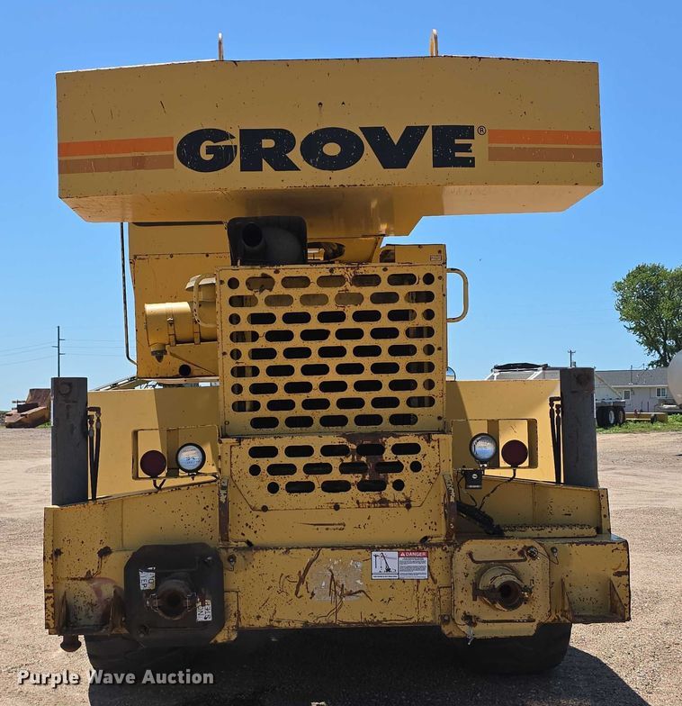image for item DR3873 1991 Grove RT 528C crane