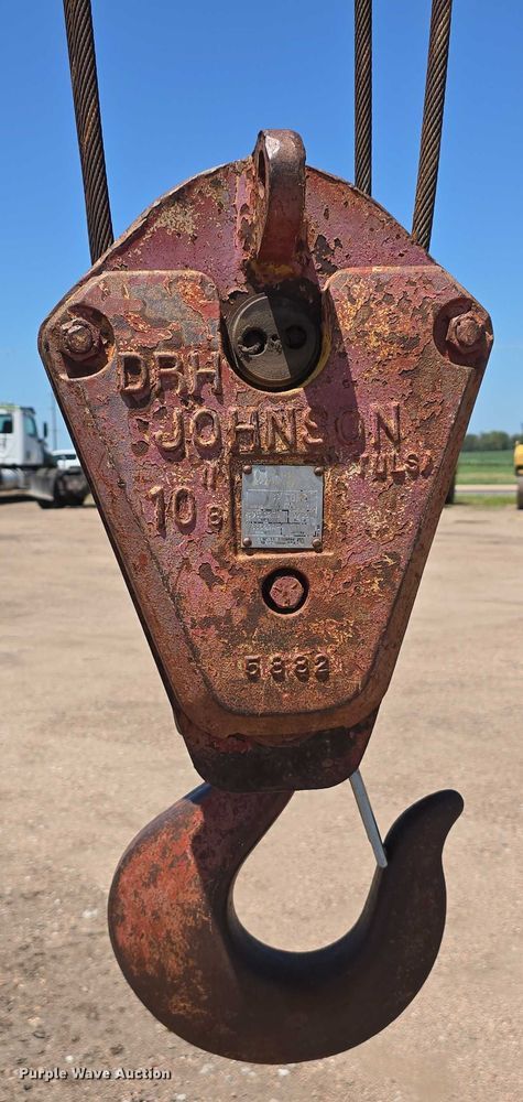 image for item DR3873 1991 Grove RT 528C crane