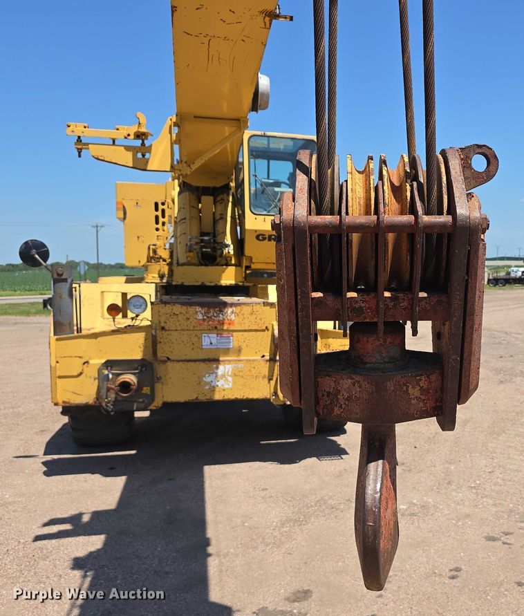 image for item DR3873 1991 Grove RT 528C crane