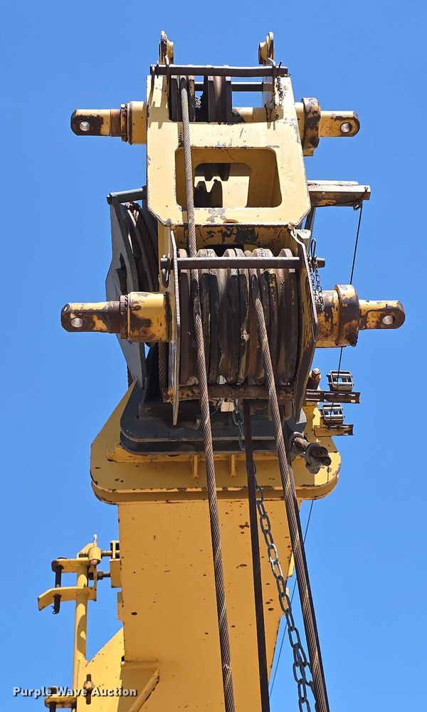 image for item DR3873 1991 Grove RT 528C crane