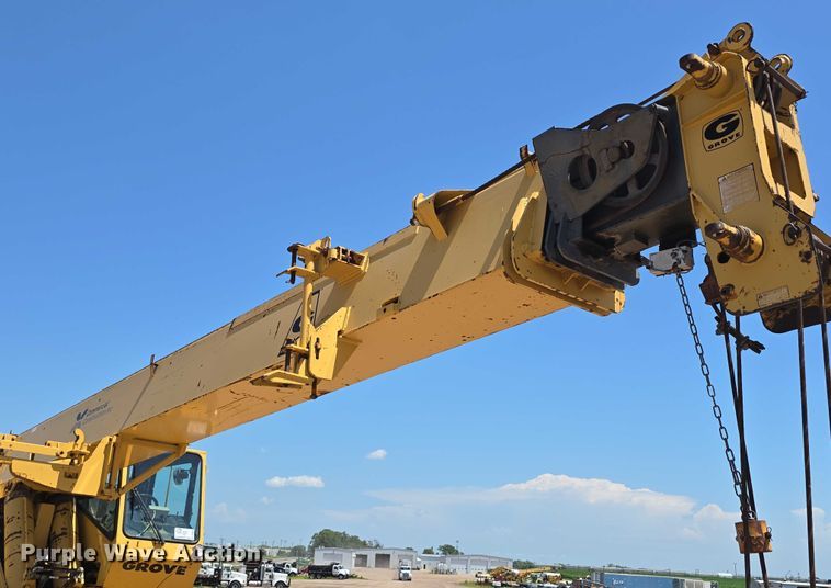 image for item DR3873 1991 Grove RT 528C crane