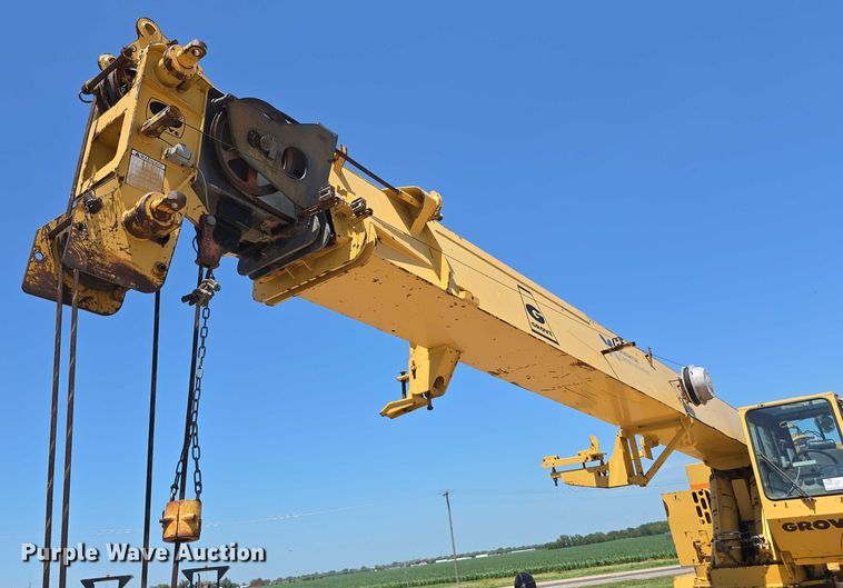 image for item DR3873 1991 Grove RT 528C crane