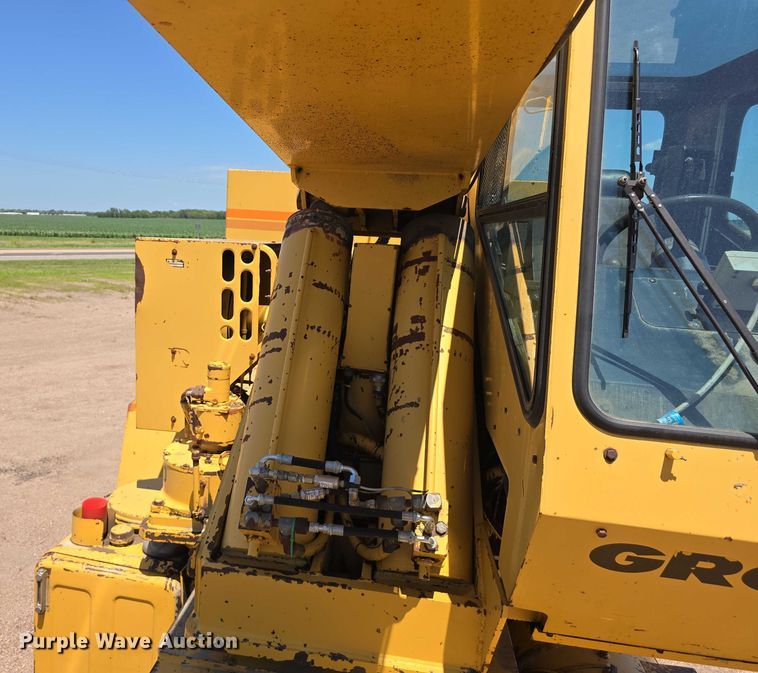 image for item DR3873 1991 Grove RT 528C crane