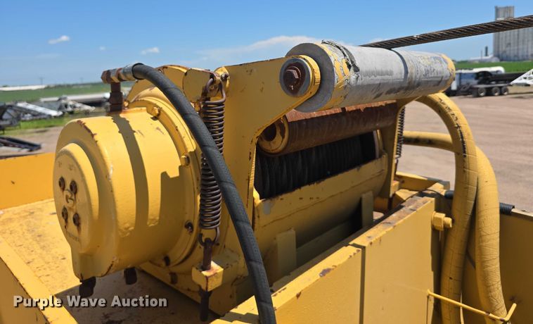 image for item DR3873 1991 Grove RT 528C crane