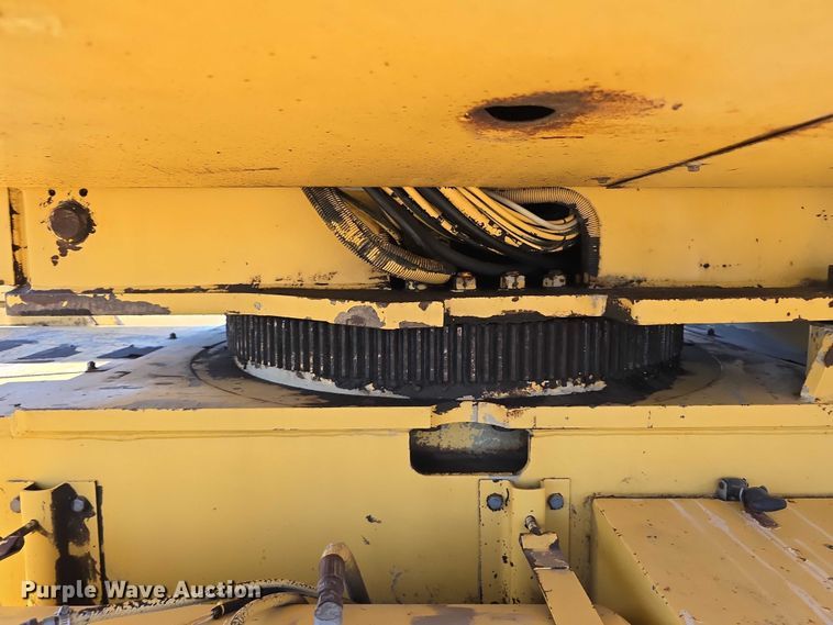 image for item DR3873 1991 Grove RT 528C crane